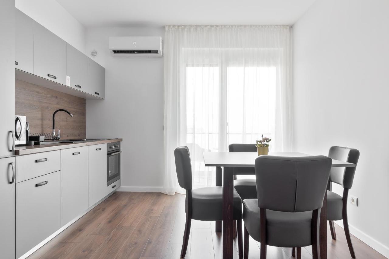 Grand Hill Flats Apartment Oradea Exterior photo