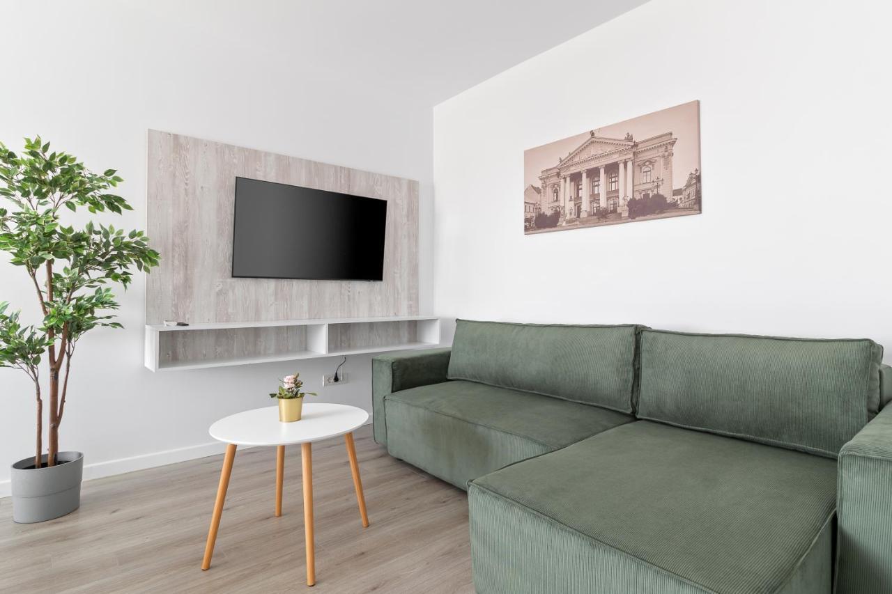 Grand Hill Flats Apartment Oradea Exterior photo