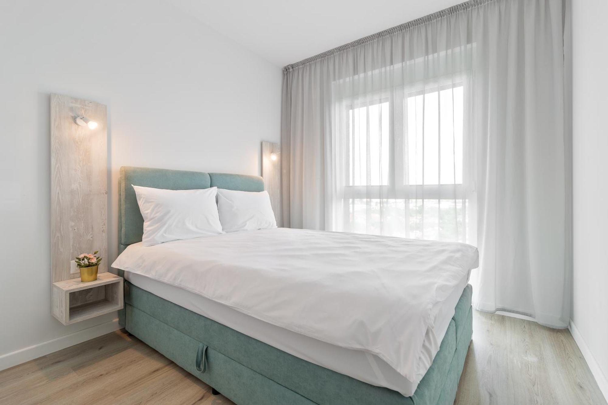 Grand Hill Flats Apartment Oradea Exterior photo